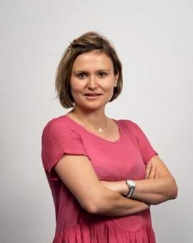 Dra cirujana Nazaret Ruiz Lopez - Formadora en Hilos Aptos