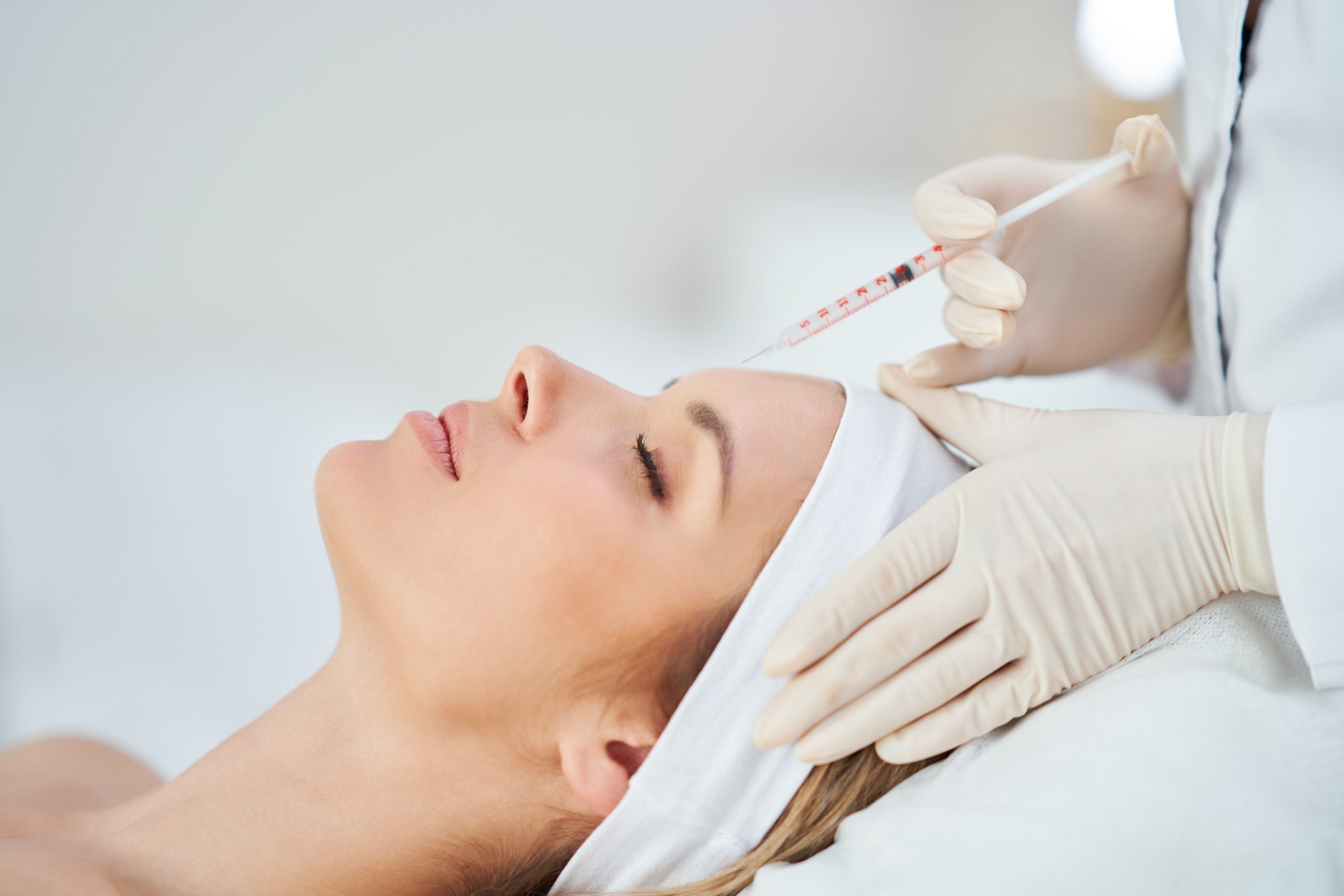 A scene of medical cosmetology treatments botox injection. productos para clinicas de medicina estetica
